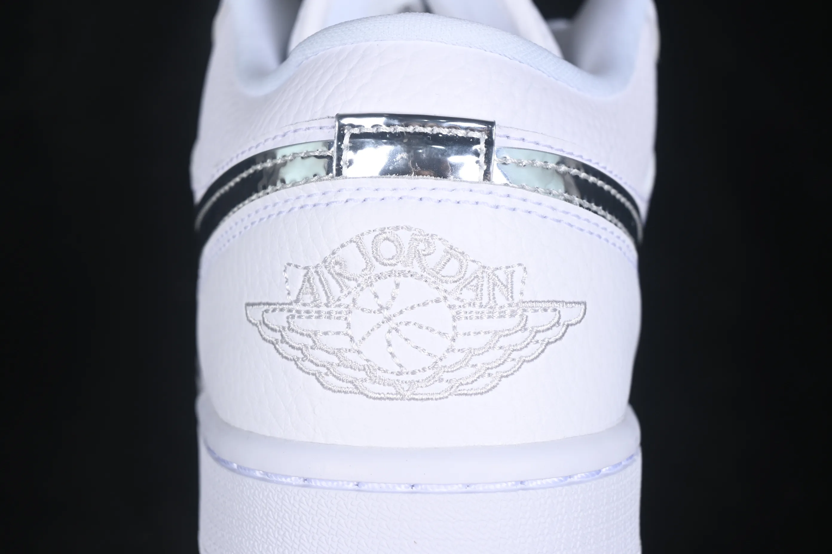 All categories Air Jordan Jordan series basketball shoes Air Jordan 1 Low G version pure original Air Jordan 1 Low AJ1 Joe 1 all silver hook low-top retro culture basketball shoes IQ9381-100
